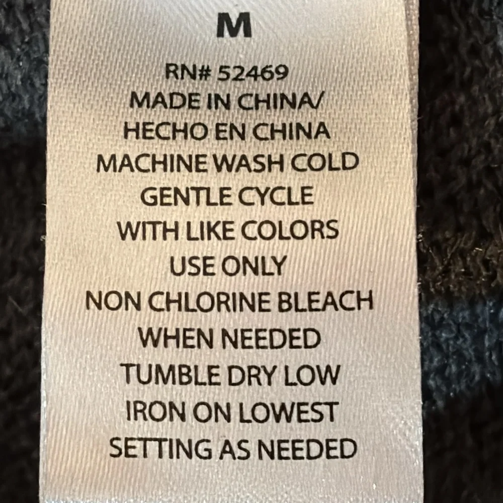 Vibrant Life medium black reindeer  on gray with red winter Sweater for dog - Picture 6 of 6